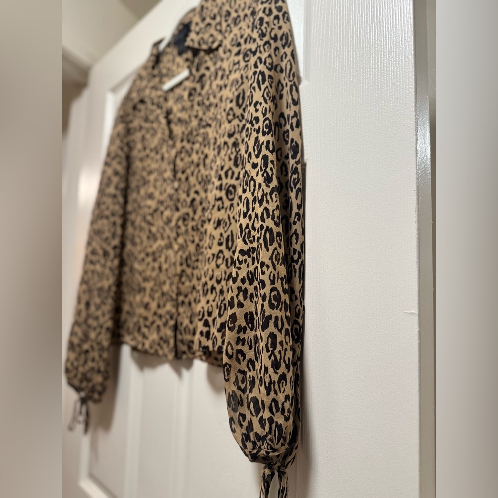 Express Vintage 90’s Leopard Print 100% Silk Blouse - Picture 4 of 9
